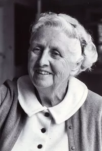 Isabelle Hollister Tuttle - photograph by Beverly Hall